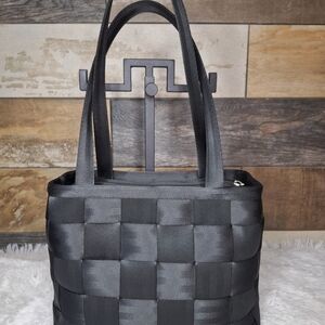 Harveys Seatbelt Bag